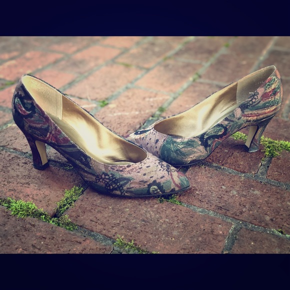 Life Stride Size 8 Heels - Picture 1 of 5